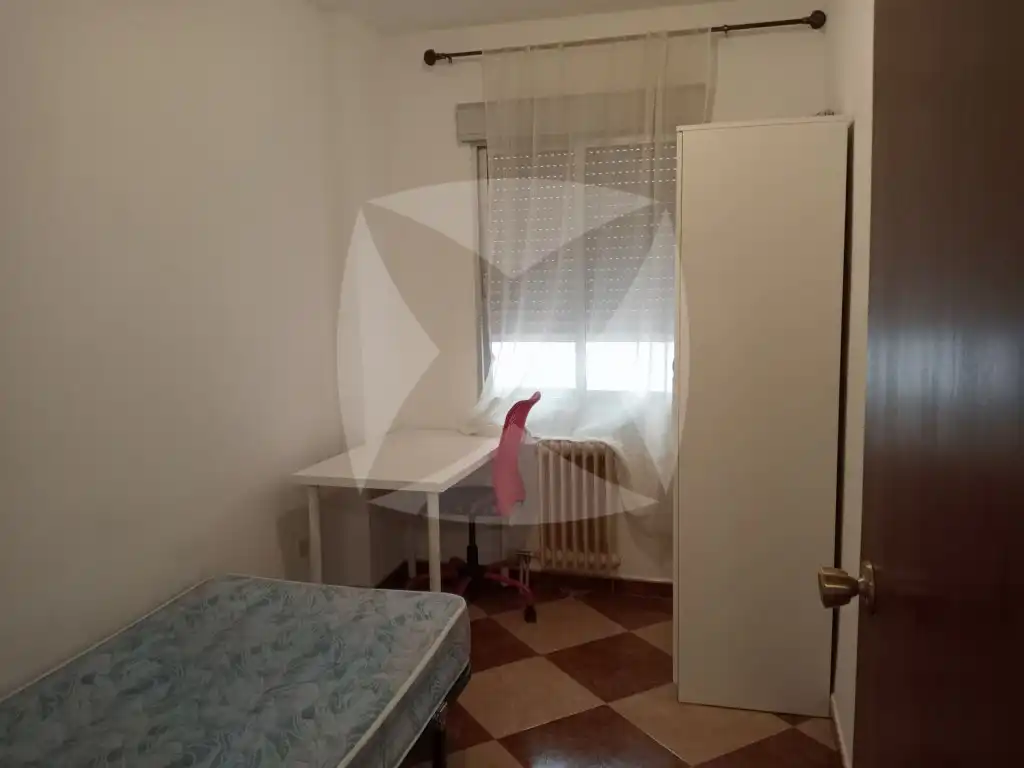 Dormitori de Pis en venda en Cáceres amb Terrassa i Moblat