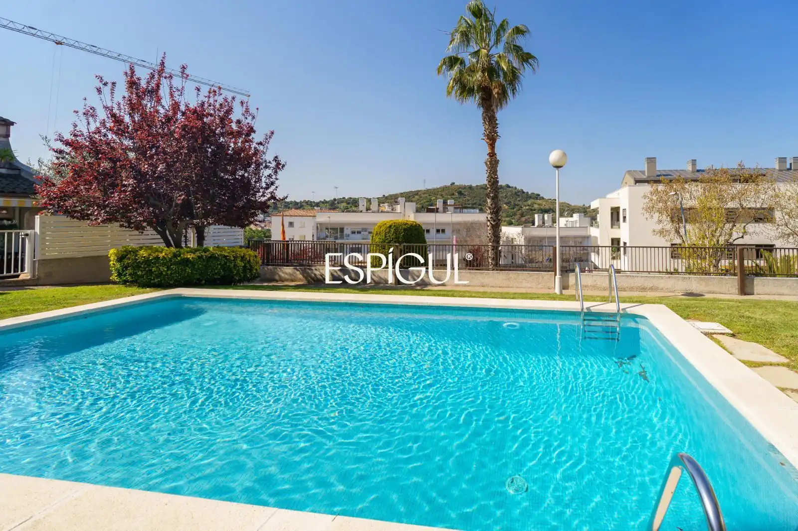 Piscina de Casa adosada en venta en Tiana con Aire acondicionado, Calefacción y Jardín privado