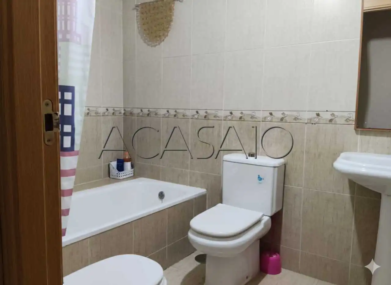 Bathroom of Flat for sale in El Viso de San Juan  with Heating