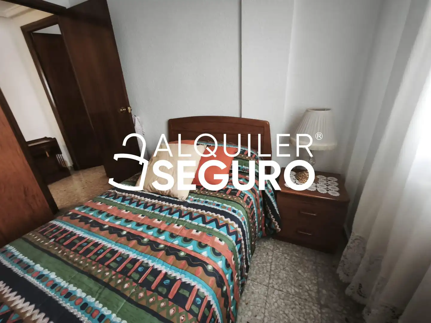 Piso de alquiler en del Sepulcro , La Magdalena