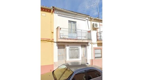 Venta de casa situada en la localidad de Madrigalejo, Cáceres.