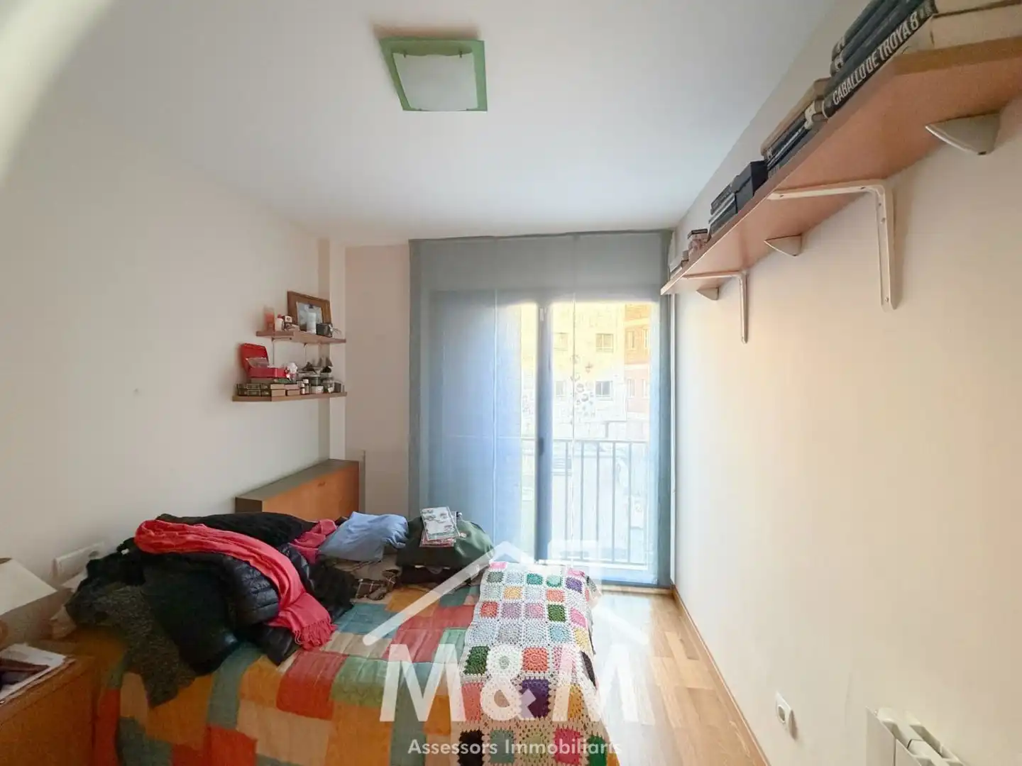 Habitación de Casa adosada en venta en Viladecans con Balcón