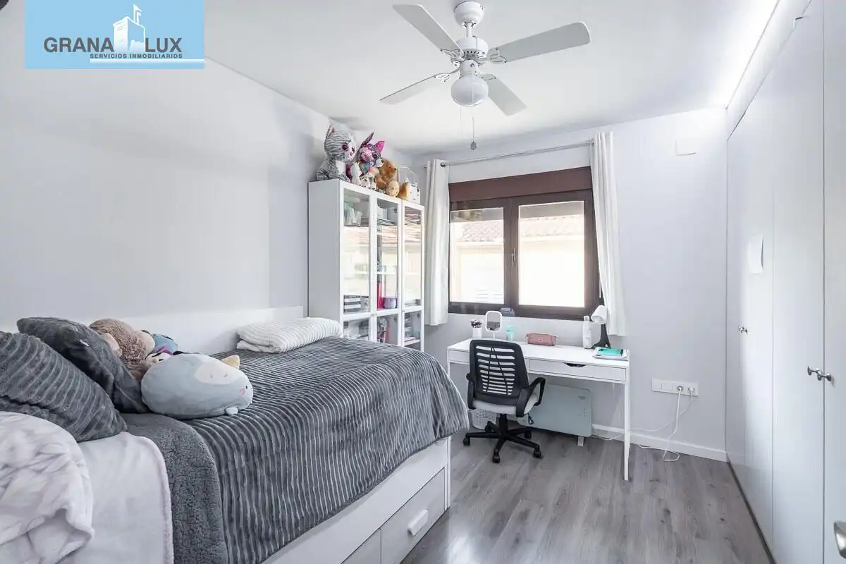 Bedroom of Houses for sale in Granada  with Air Conditioner, Heating and Terrace