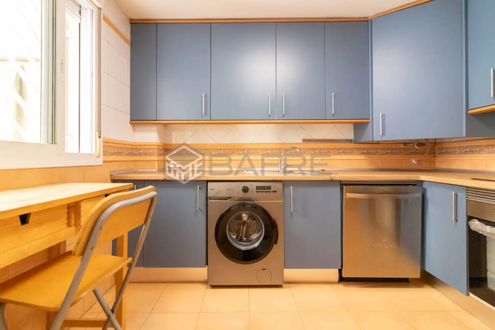 Kitchen of Flat for rent in Madrid  with Air Conditioner and Parquet flooring