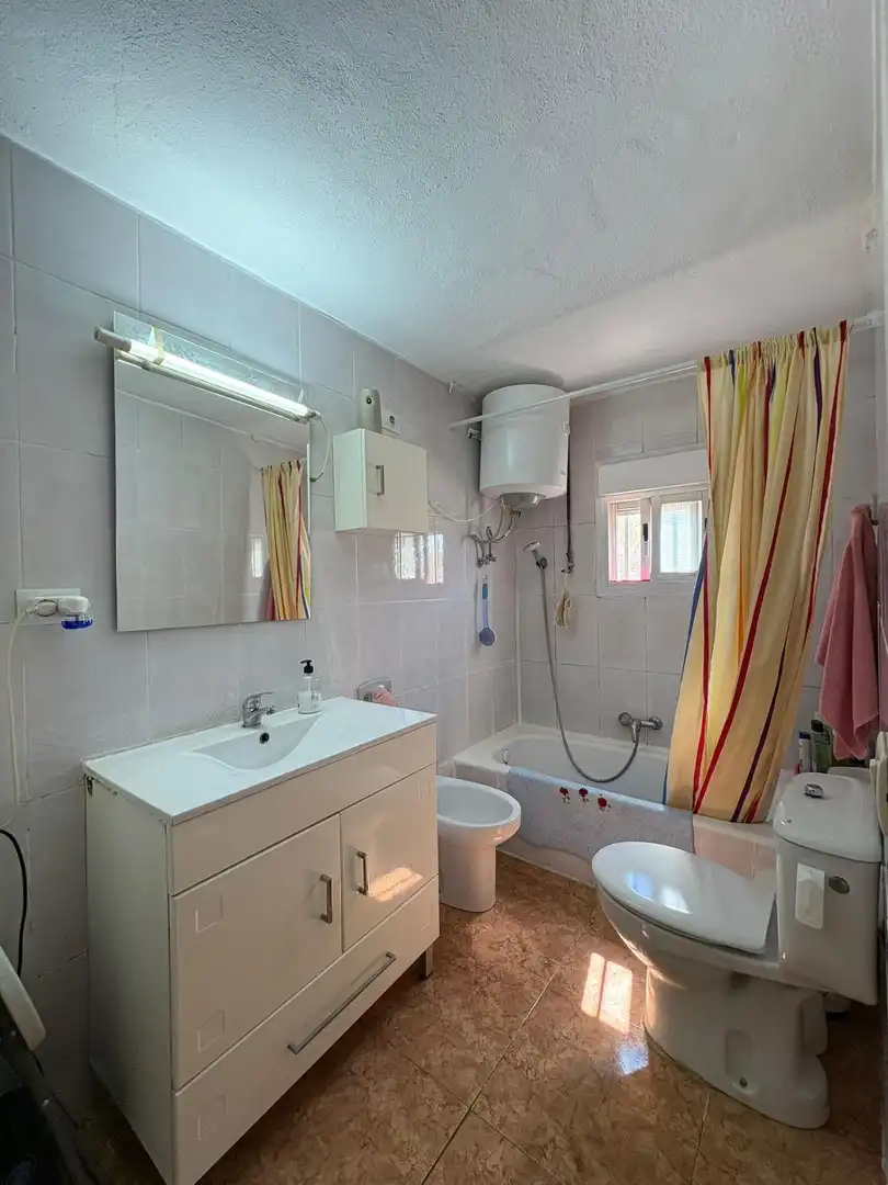 Baño de Casa o chalet en venta en Castellón de la Plana / Castelló de la Plana con Jardín privado y Piscina comunitaria