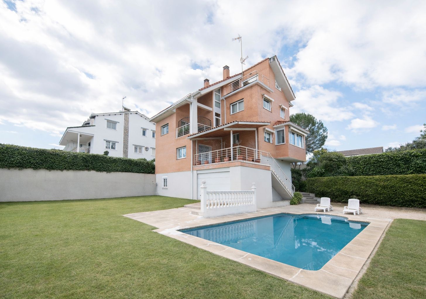 Exterior view of House or chalet for sale in Las Rozas de Madrid
