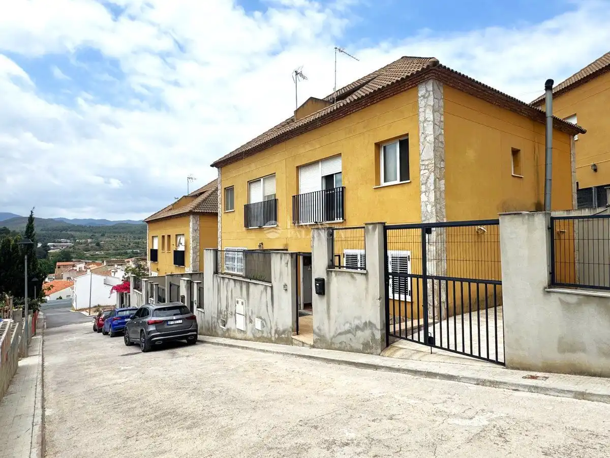 Vista exterior de Casa o xalet en venda en Sot de Ferrer amb Calefacció, Terrassa i Traster