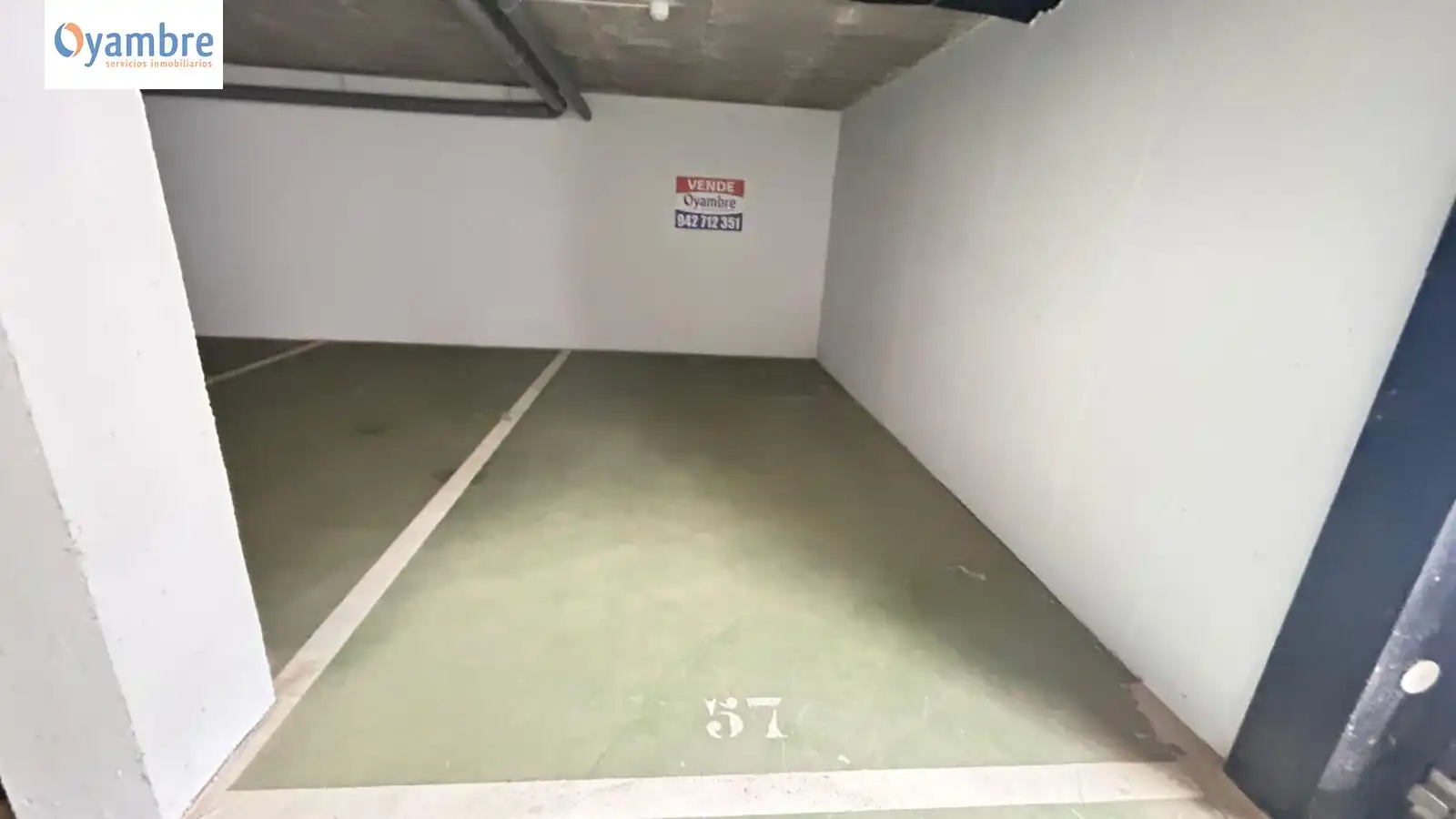 Parkplatz von Garage zum Verkauf in Ampuero
