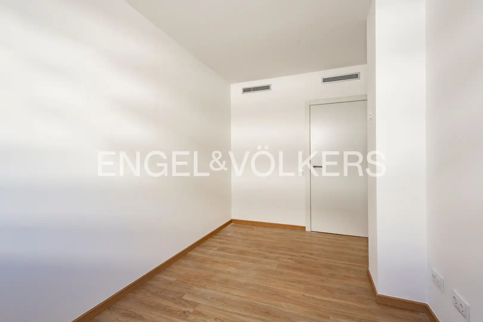 Piso en venta en Sant Just Desvern con Aire acondicionado, Calefacción y Jardín privado