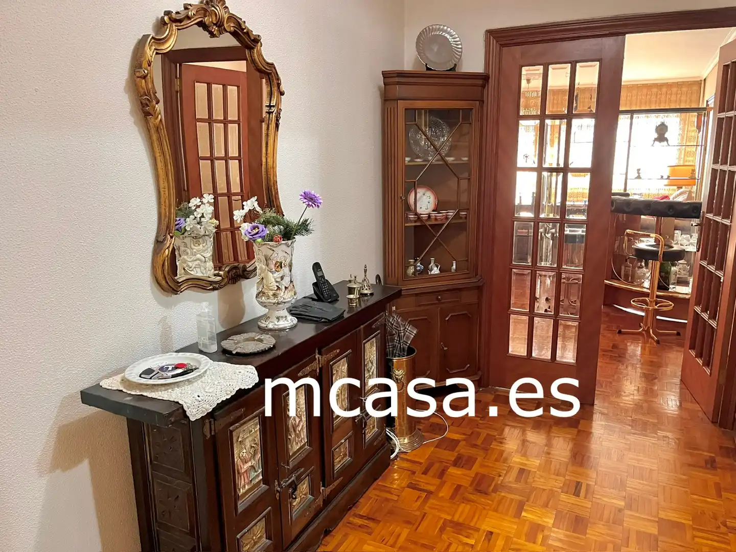 Menjador de Pis en venda en Vigo  amb Calefacció, Parquet i Traster