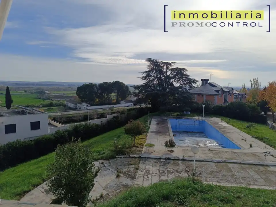 Chalet con terraza en venta en Calle Río Aragón 4, imagen 73
