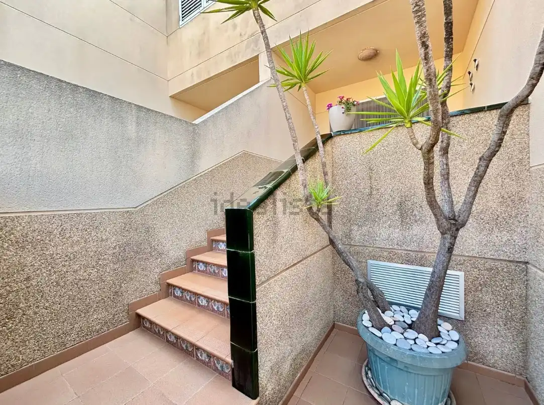 Vista exterior de Casa adosada en venta en Sagunto / Sagunt con Aire acondicionado, Calefacción y Jardín privado