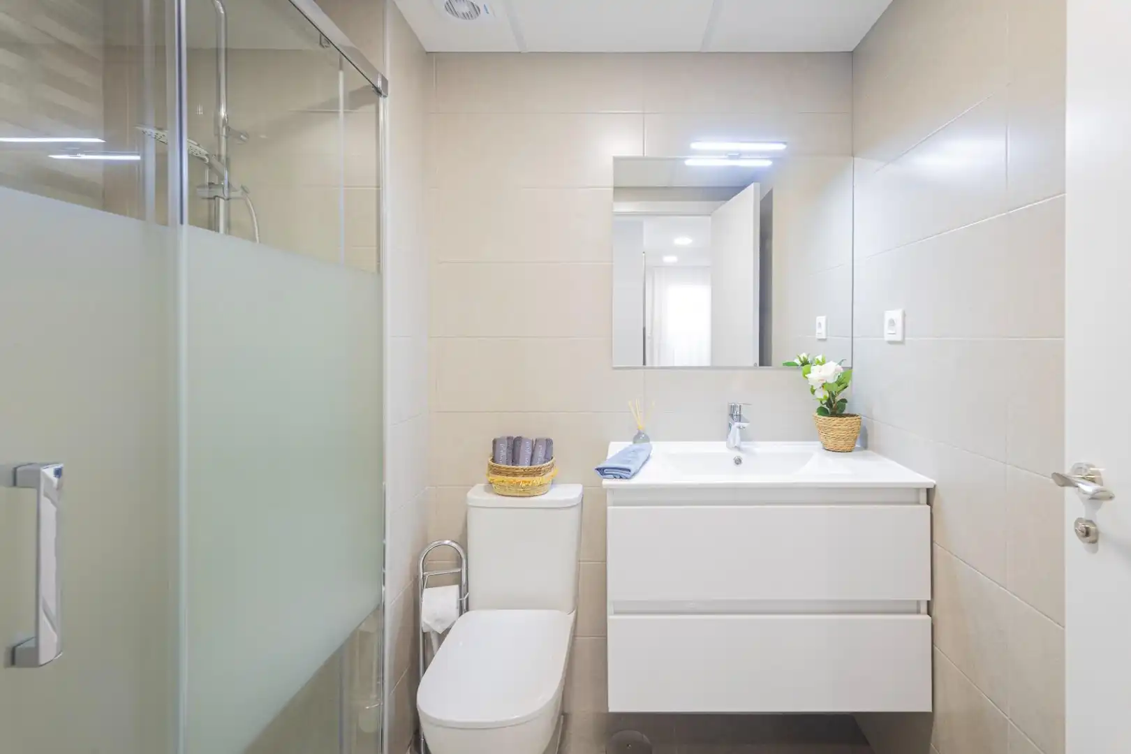 Bathroom of Flat for sale in La Manga del Mar Menor  with Air Conditioner and Terrace