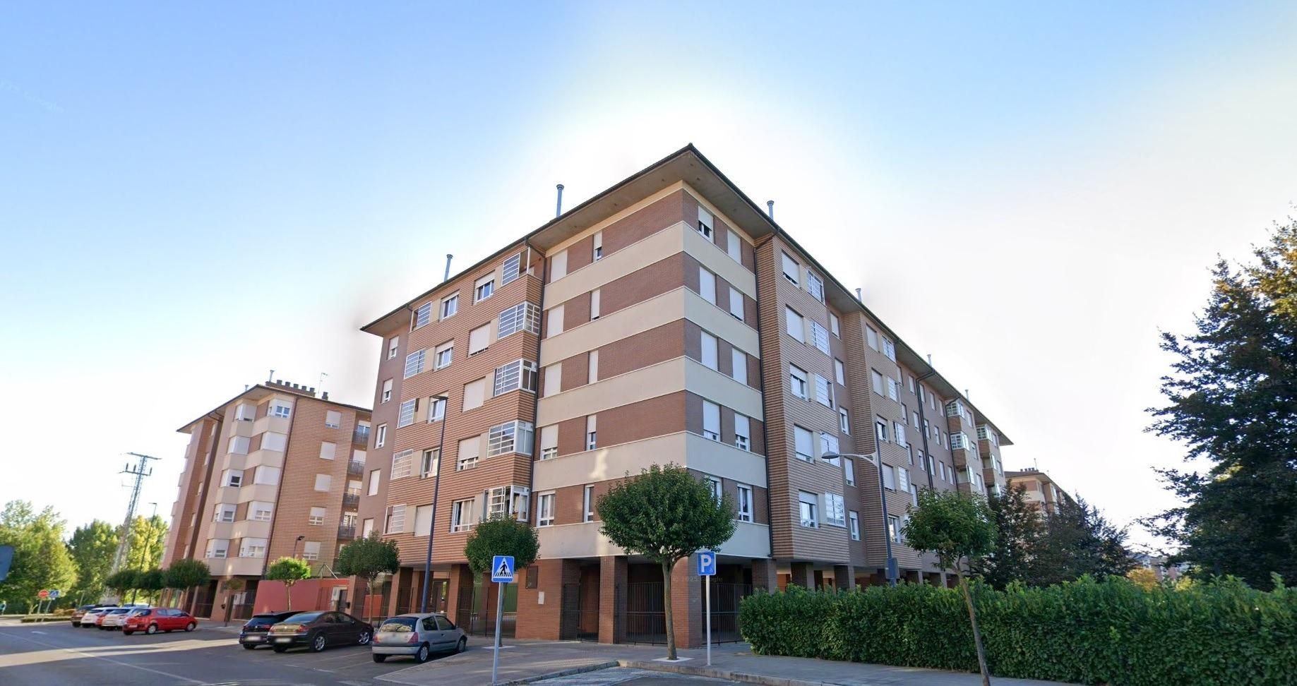 Exterior view of Flat for sale in León Capital   with Heating, Terrace and Storage room