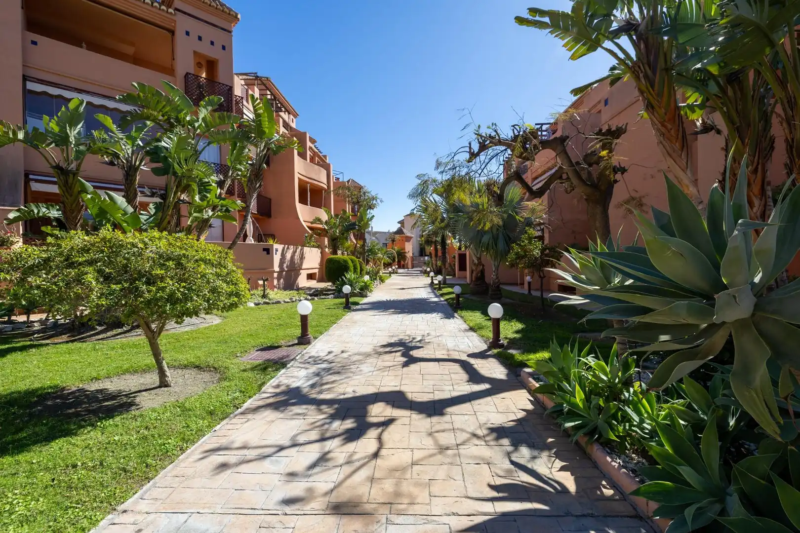 Außenansicht von Dachboden zum Verkauf in Motril mit Klimaanlage, Terrasse und Abstellraum