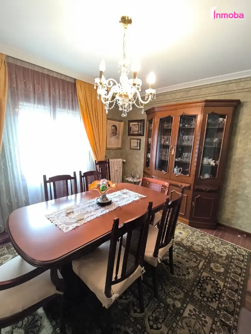 Comedor de Piso en venta en Aranda de Duero con Calefacción, Parquet y Trastero
