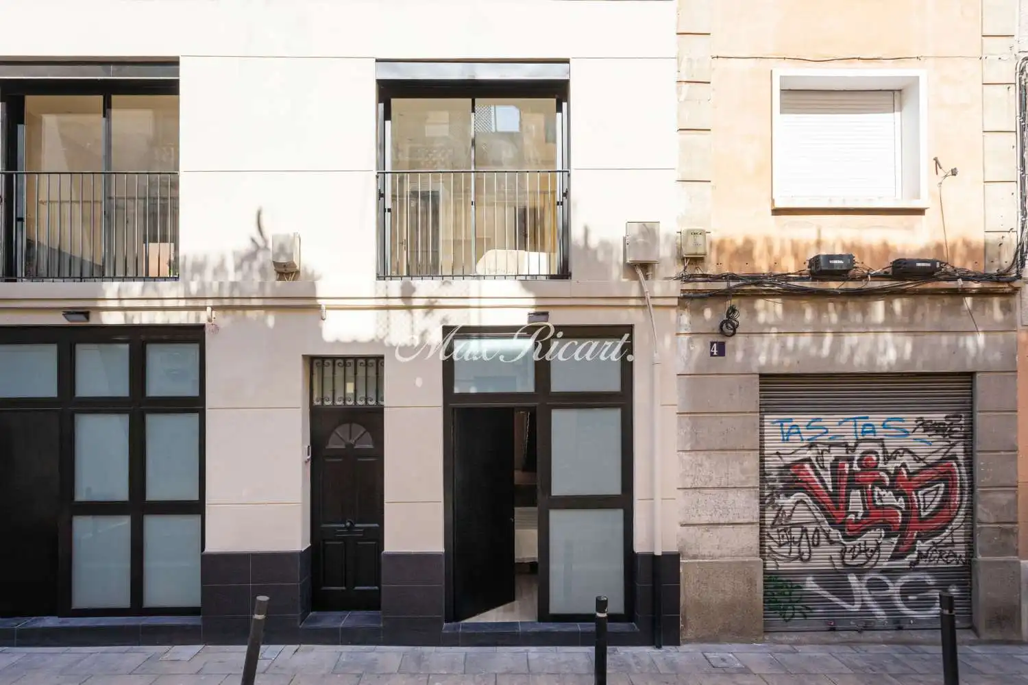 Vista exterior de Casa o xalet en venda en Barcelona amb Aire condicionat, Calefacció i Terrassa