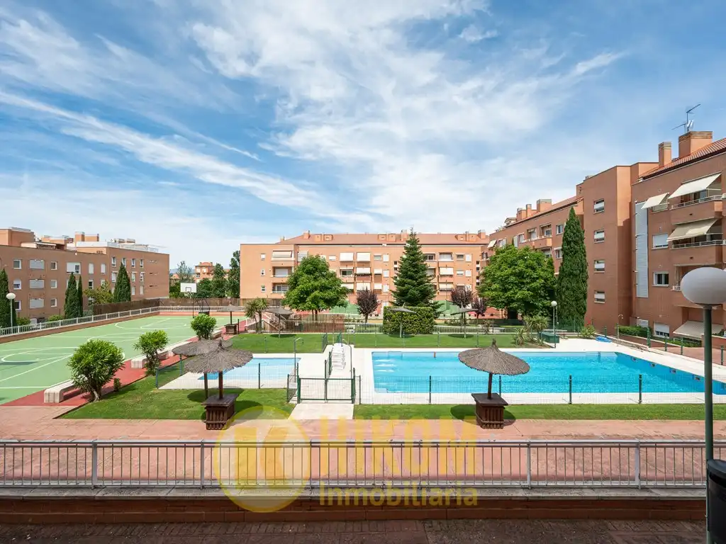 Exterior view of Ground floor for sale in Las Rozas de Madrid  with Air Conditioner, Private garden and Terrace