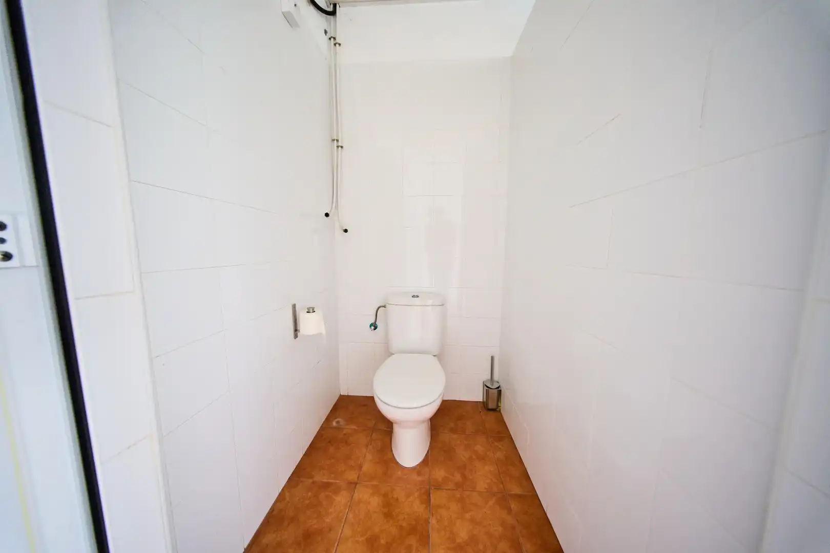 Badezimmer von Fabrikhallen zum Verkauf in Baza