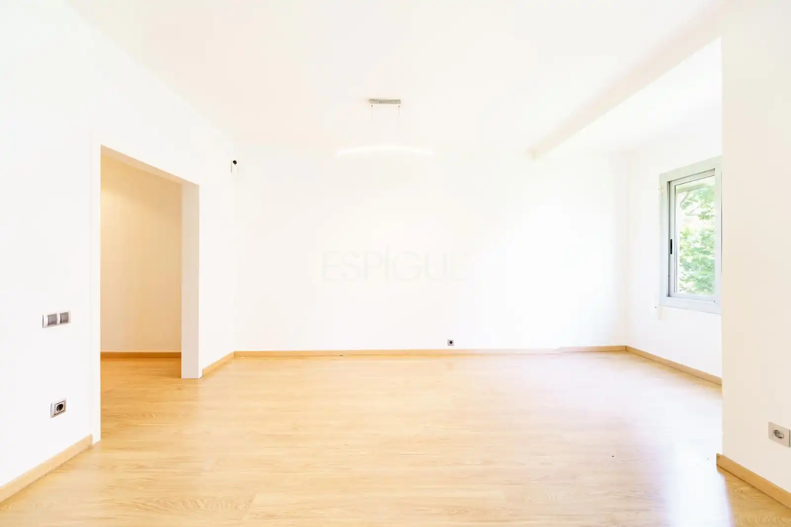 Wohnzimmer von Wohnung zum Verkauf in Barcelona mit Heizung, Parkett und Terrasse