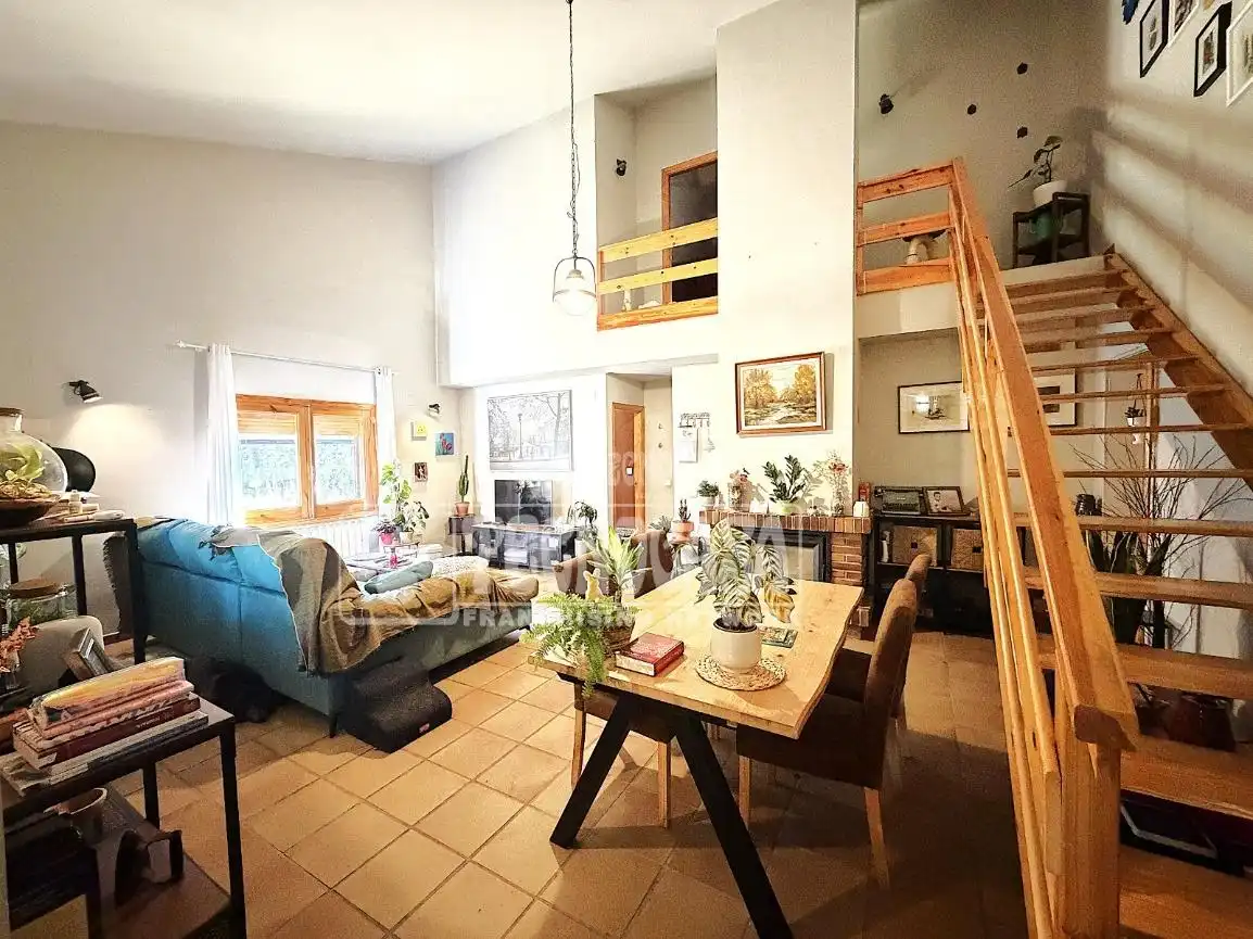 Sala d'estar de Casa o xalet en venda en Arcas del Villar amb Calefacció, Jardí privat i Traster