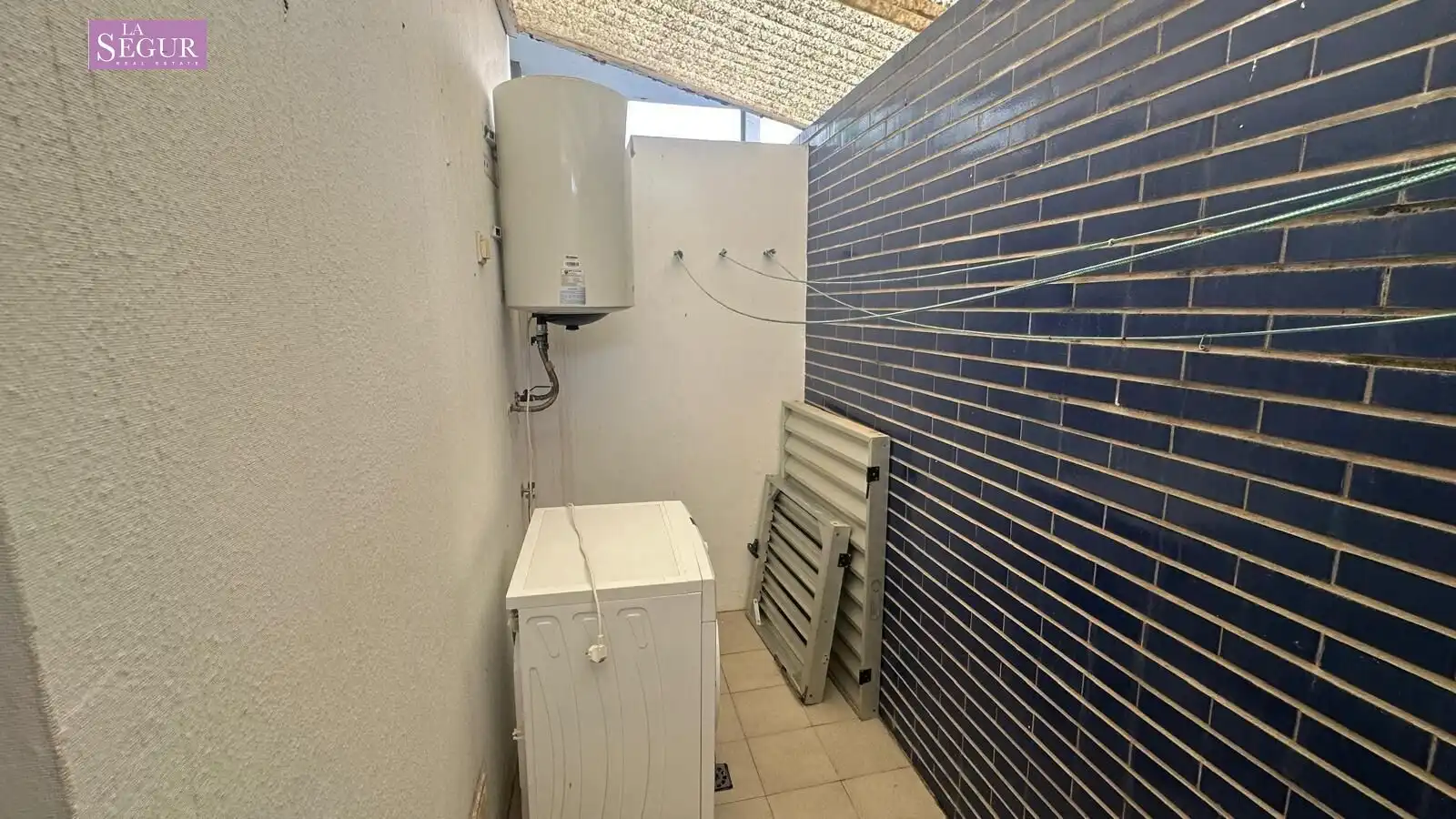 Casa adosada en venda en Conil de la Frontera amb Jardí privat, Terrassa i Piscina comunitària