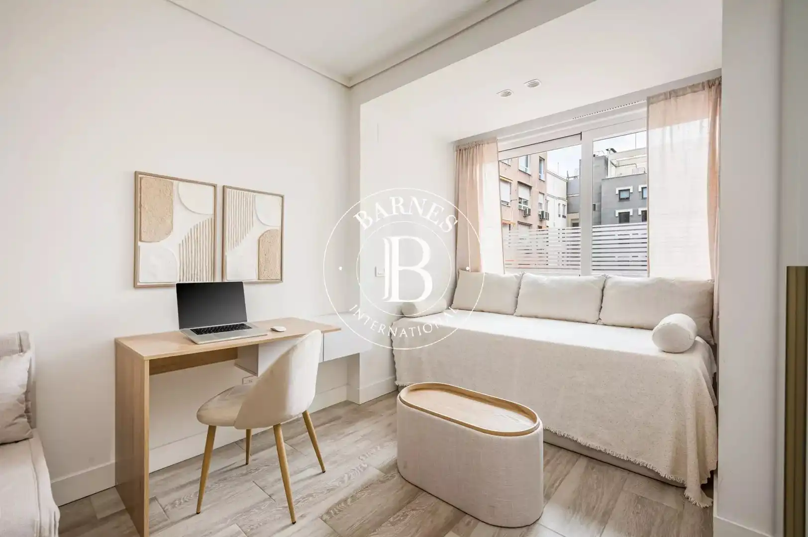 Habitación de Estudio de alquiler en Madrid con Aire acondicionado, Calefacción y Amueblado