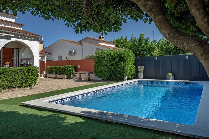 Piscina de Casa o xalet en venda en Empuriabrava amb Terrassa