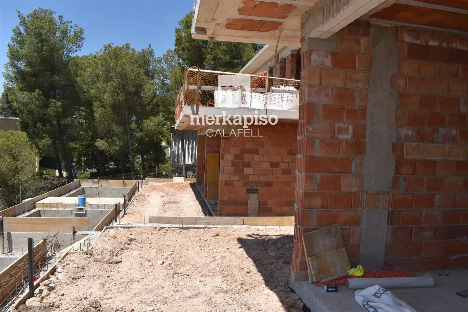 Vista exterior de Casa adosada en venda en Calafell amb Aire condicionat, Calefacció i Terrassa