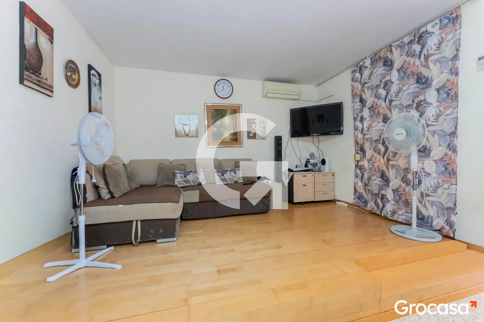 Living room of Flat for sale in Cornellà de Llobregat  with Air Conditioner, Storage room and Oven