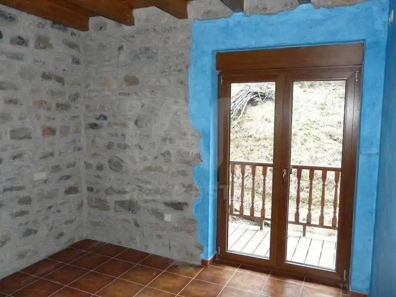 Finca rústica en venda en Oseja de Sajambre amb Calefacció