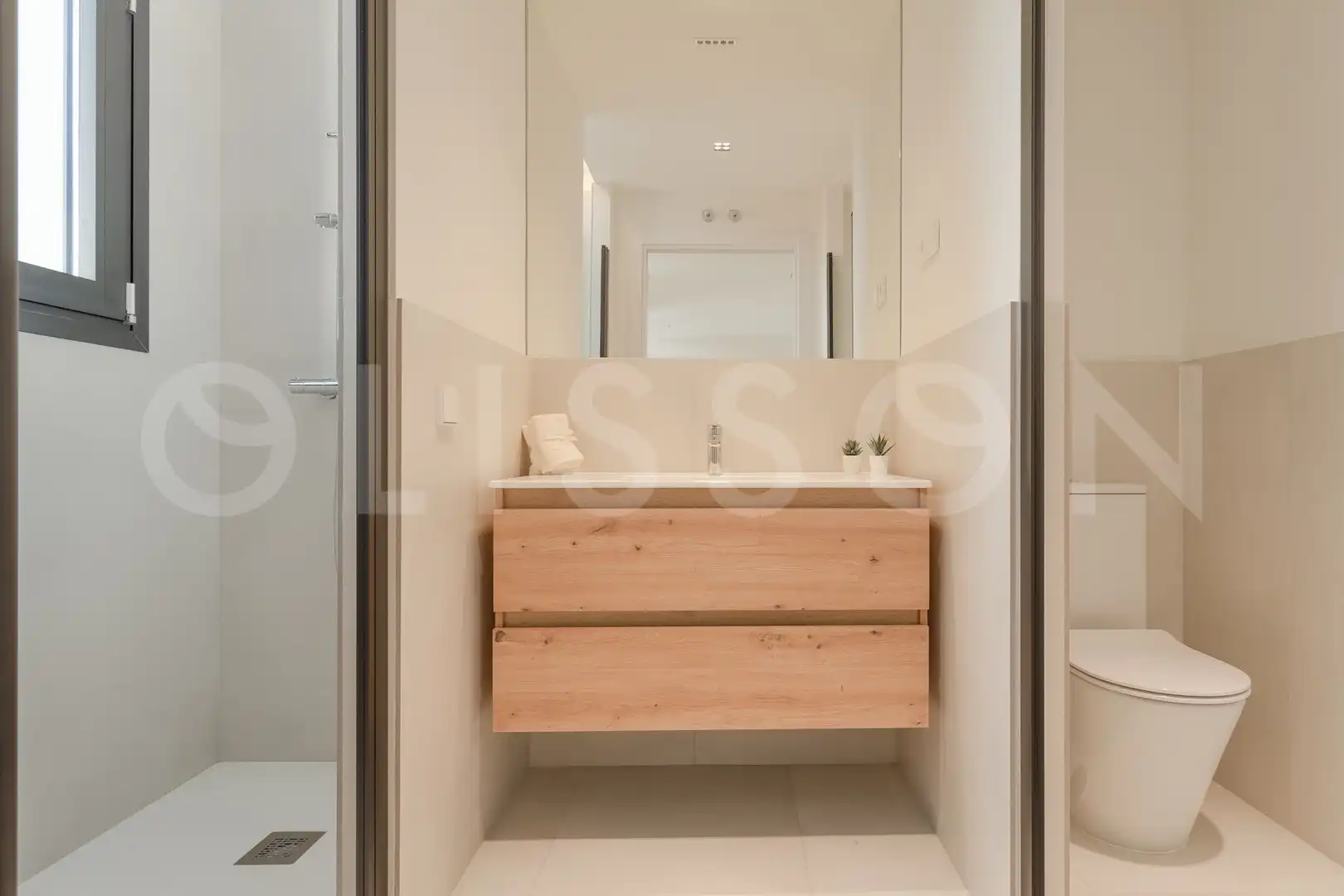 Bathroom of Houses for sale in Madrid  with Air Conditioner, Heating and Private garden