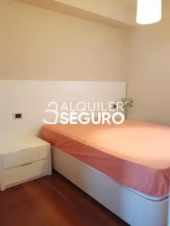 Schlafzimmer von Wohnung zur Miete in Bilbao  mit Heizung, Terrasse und Möbliert