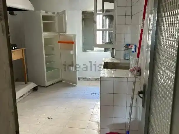 Cuina de Casa adosada en venda en Ariño amb Moblat