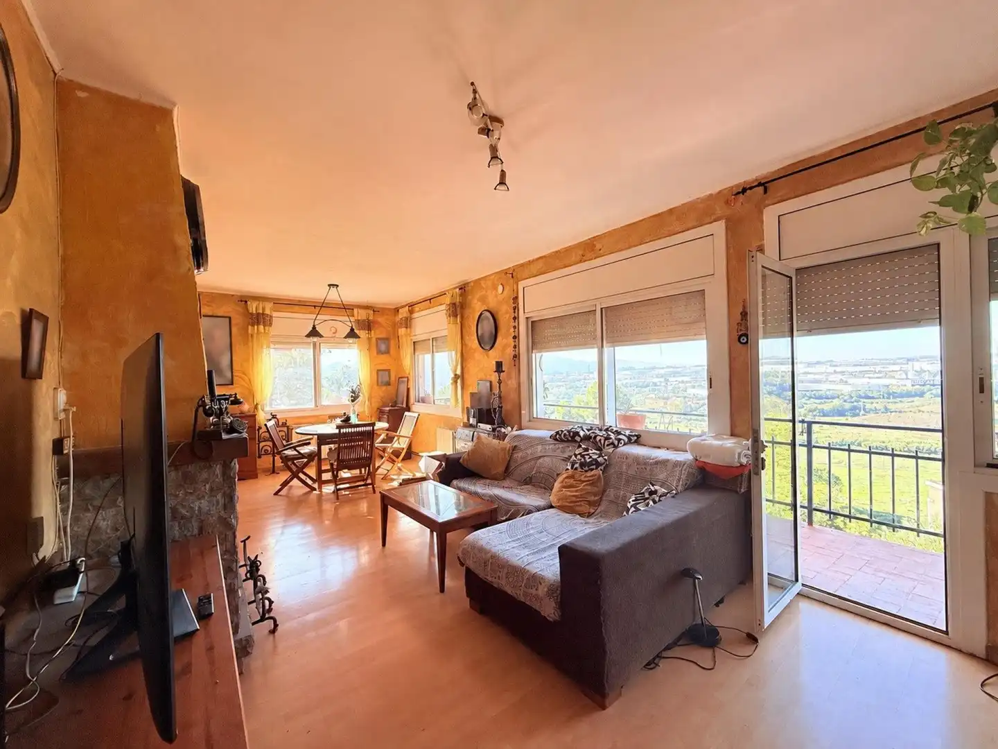 Sala de estar de Casa o chalet en venta en Abrera, Barcelona