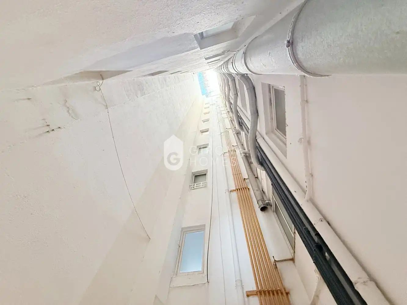 Außenansicht von Wohnungen zur Miete in Girona mit Klimaanlage, Terrasse und Möbliert