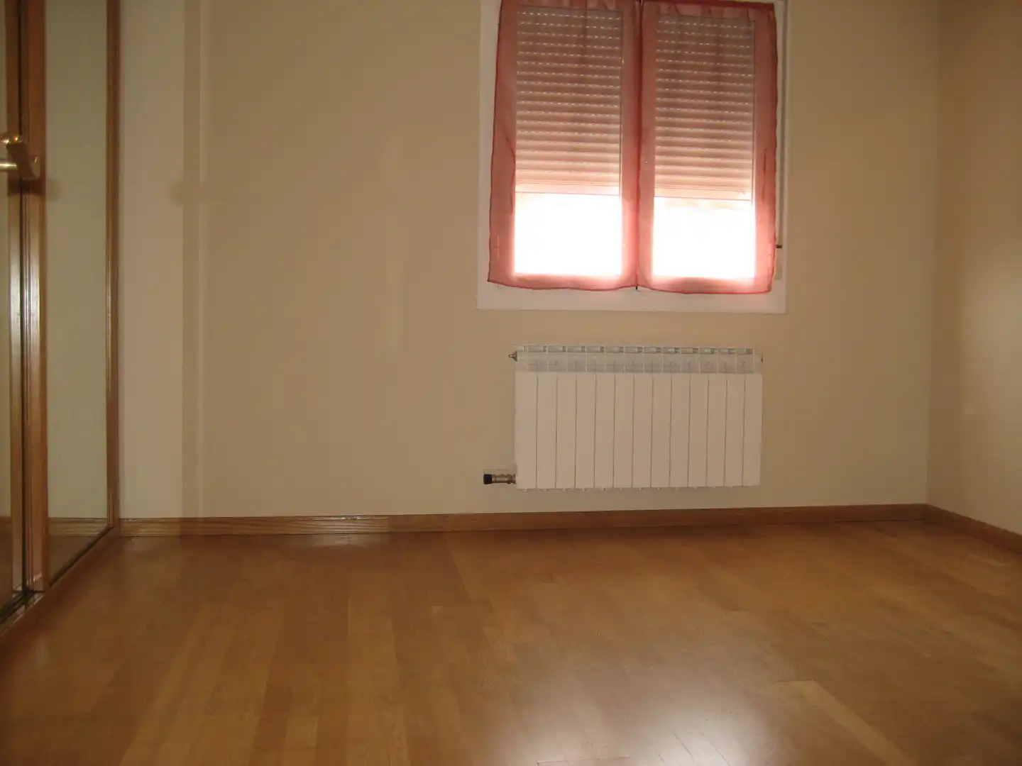 Habitación de Casa adosada en venta en Lardero con Calefacción y Terraza