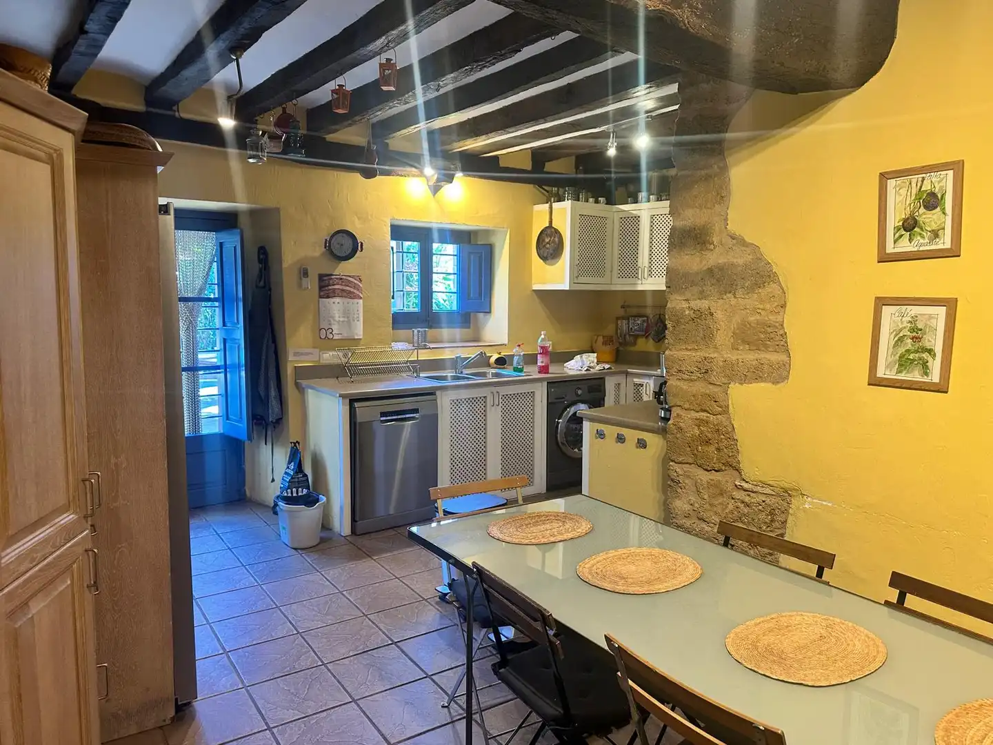 Cuina de Casa o xalet de lloguer en Cornellà del Terri amb Aire condicionat, Calefacció i Jardí privat