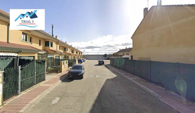 Casa adosada en Venta en Calle ZARCILLO en Cigales