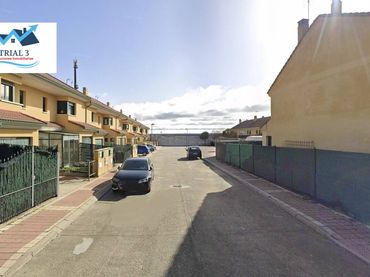 Adossat amb jardí en venda a Calle ZARCILLO