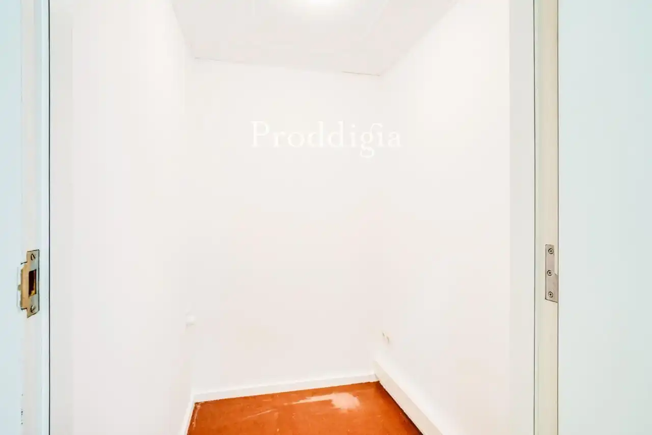 Habitación de Oficina de alquiler en Barcelona con Aire acondicionado y Calefacción