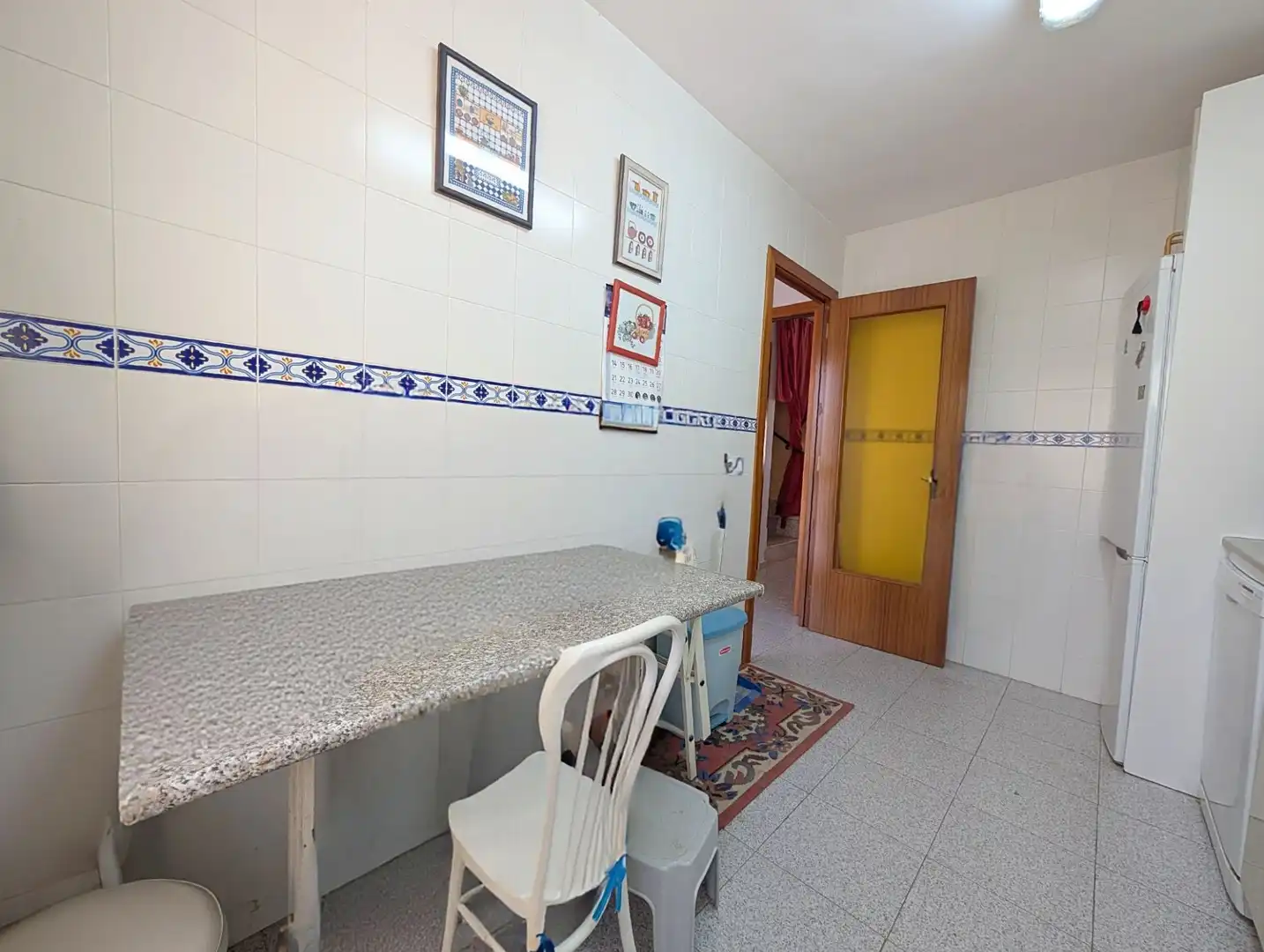 Cuina de Casa adosada en venda en La Puebla de Híjar amb Calefacció, Terrassa i Traster