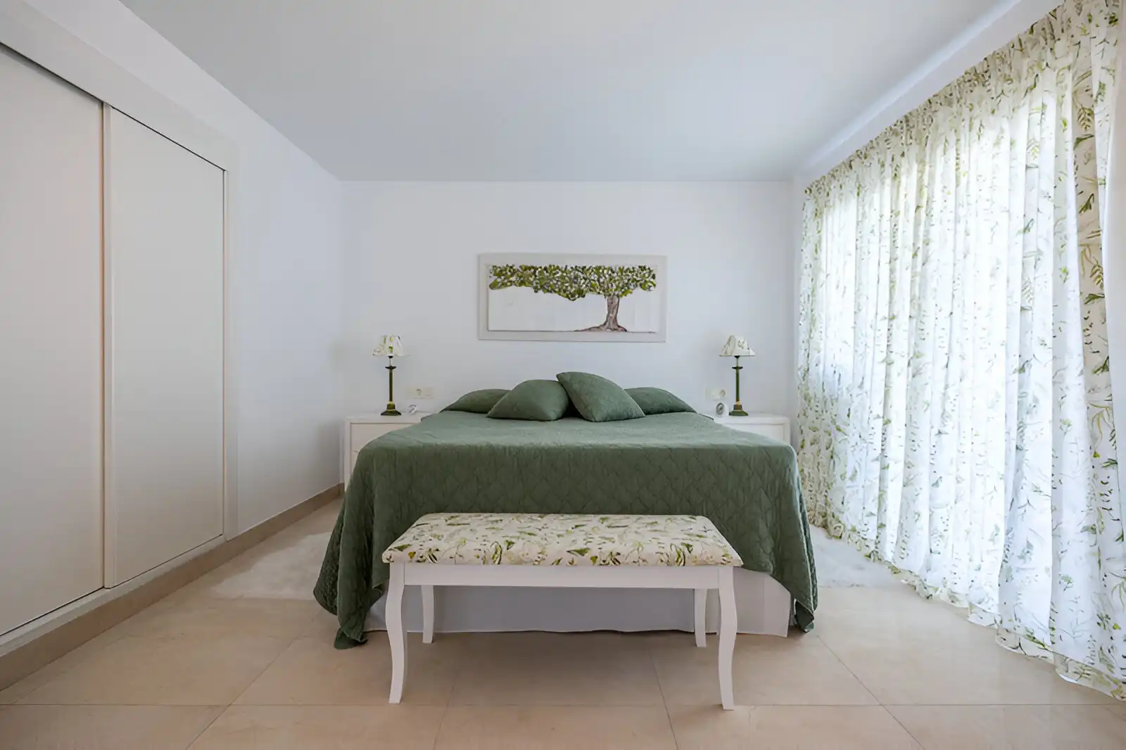 Schlafzimmer von Erdgeschoss zum Verkauf in Mijas mit Klimaanlage, Terrasse und Schwimmbad