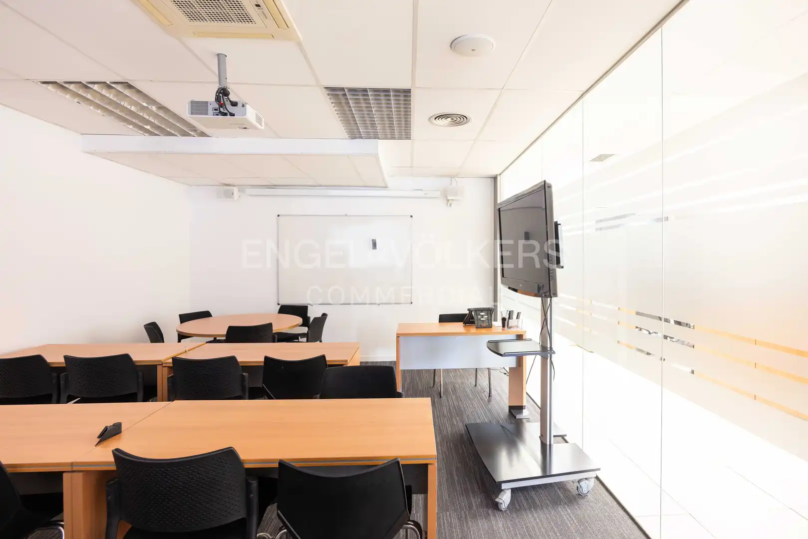 Office for rent in Barcelona  with Air Conditioner