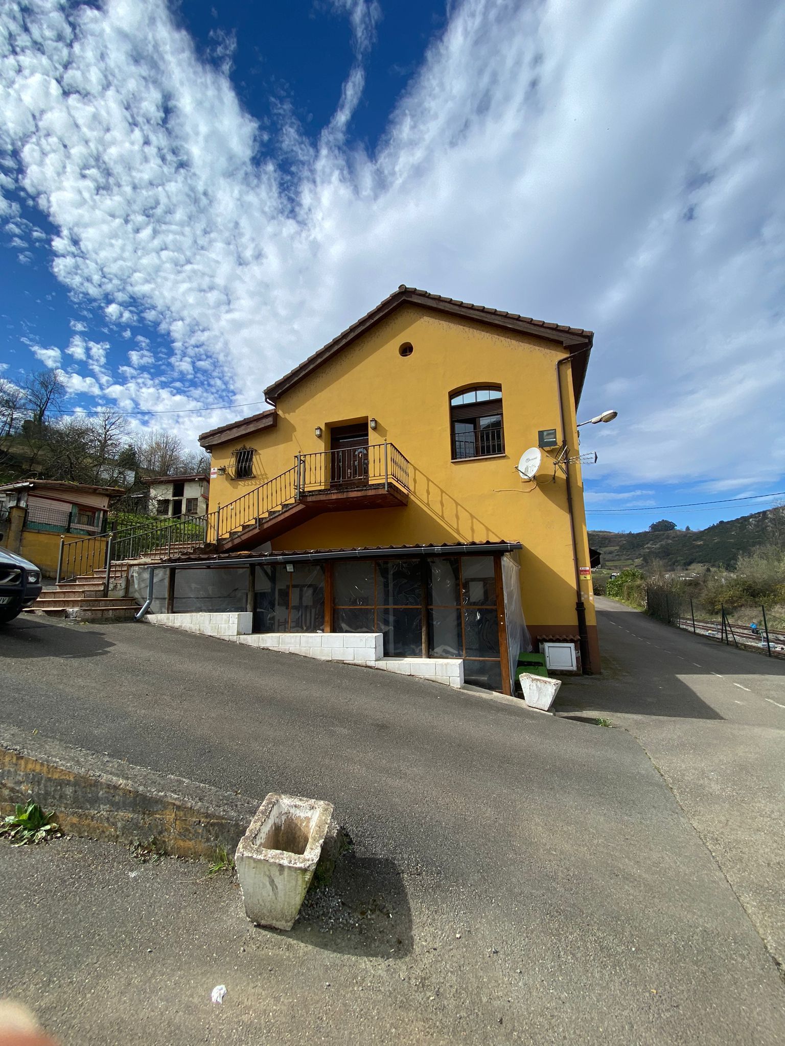 Exterior view of Premises for sale in Oviedo 