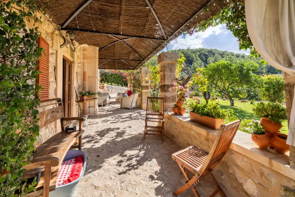 Terrasse von Country house zum Verkauf in Andratx mit Klimaanlage, Heizung und Privatgarten