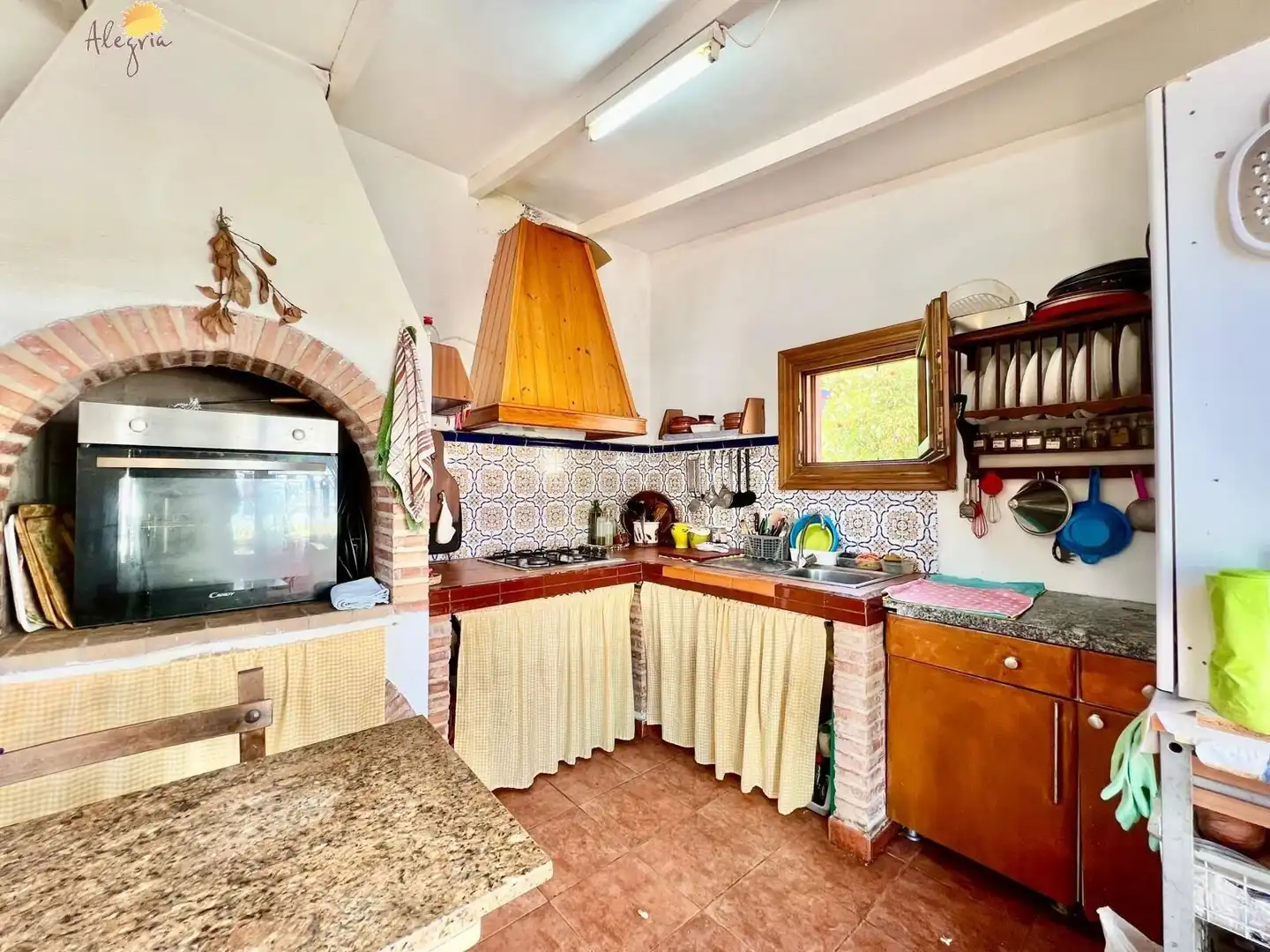 Cuina de Casa o xalet en venda en Daya Vieja amb Aire condicionat, Calefacció i Jardí privat