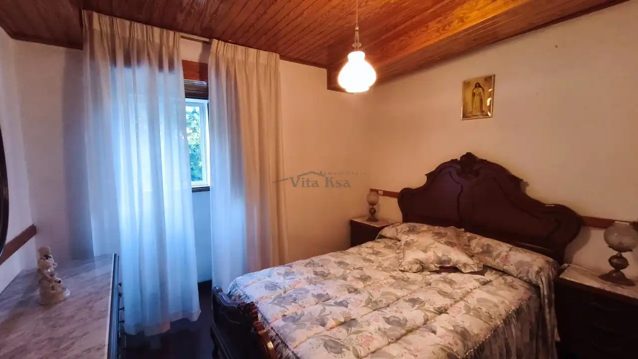 Dormitori de Finca rústica en venda en Nogueira de Ramuín amb Jardí privat i Traster