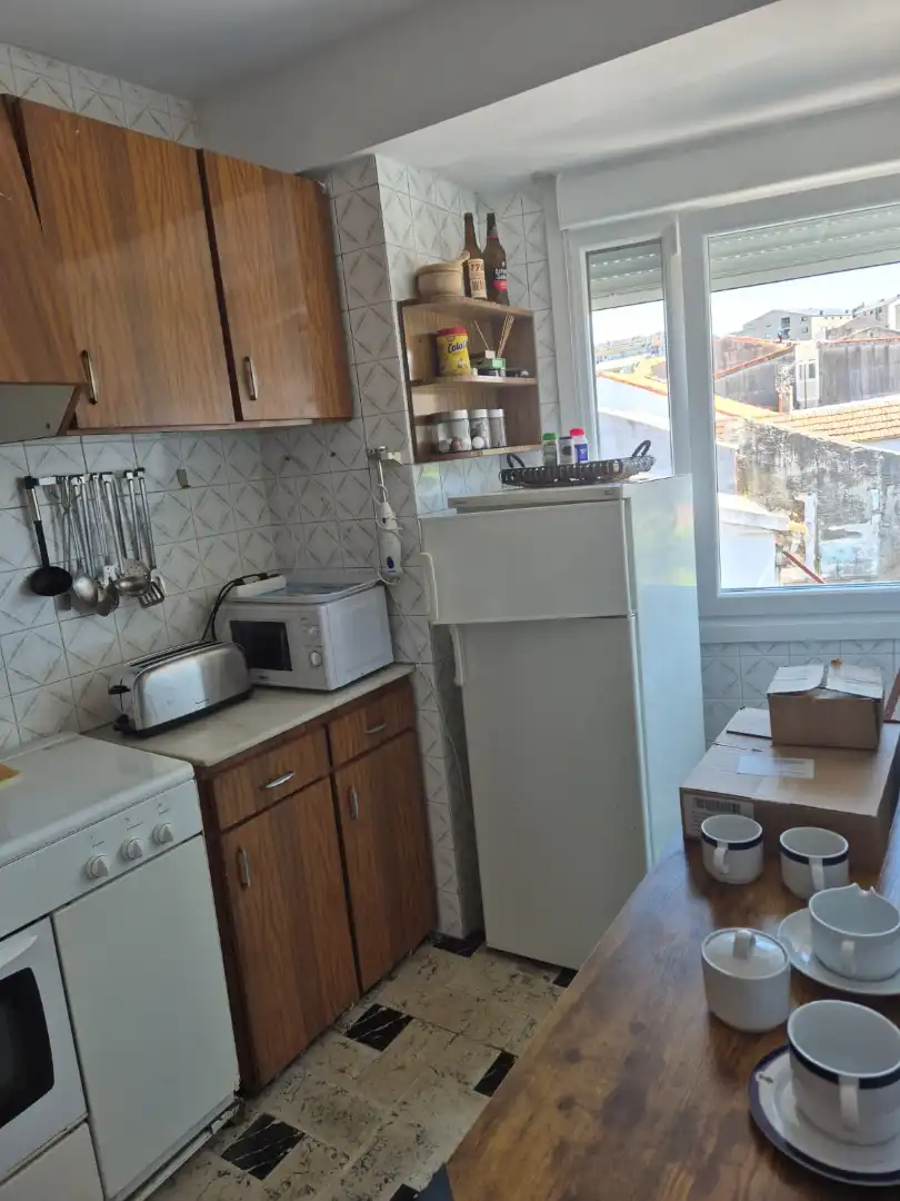 Cuina de Apartament de lloguer en Mugardos amb Moblat, Forn i Rentadora