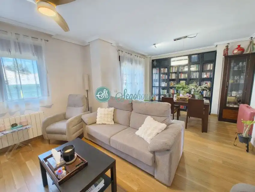 Sala de estar de Casa o chalet en venta en Segovia con Calefacción y Trastero